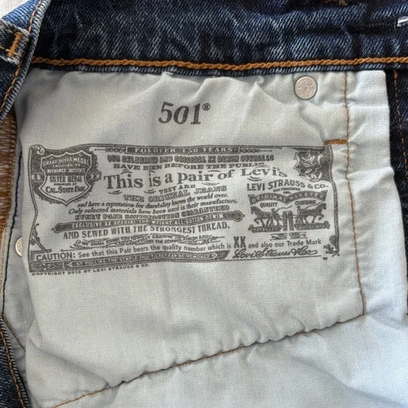 LEVI 501 Original Fit High-Rise Jean Shorts, Distressed, Bottom-Fly Stretch 26 - Picture 2 of 11